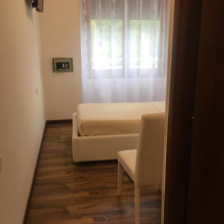 Albergo Al Lago Anfo Bagian luar foto