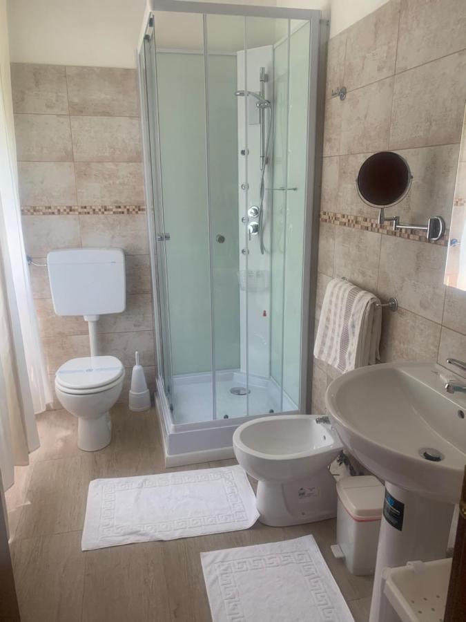 Albergo Al Lago Anfo Bagian luar foto