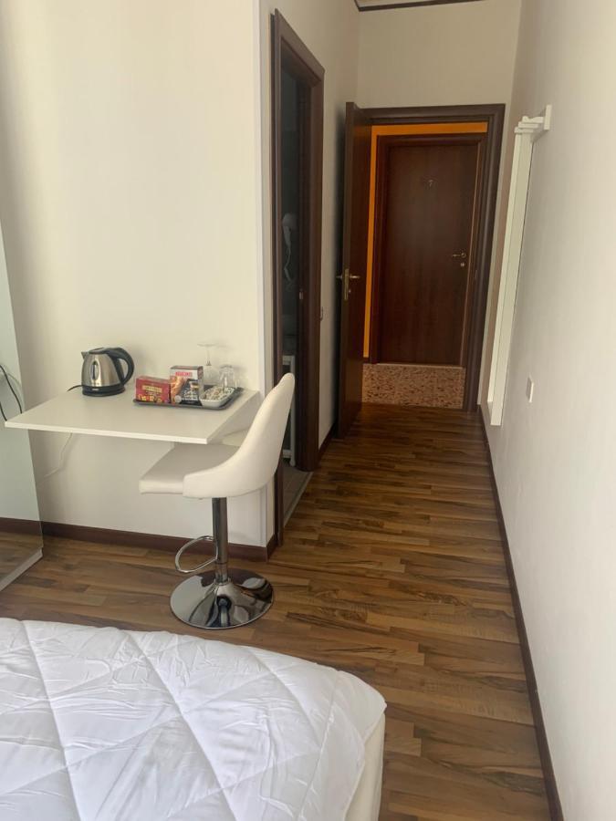 Albergo Al Lago Anfo Bagian luar foto