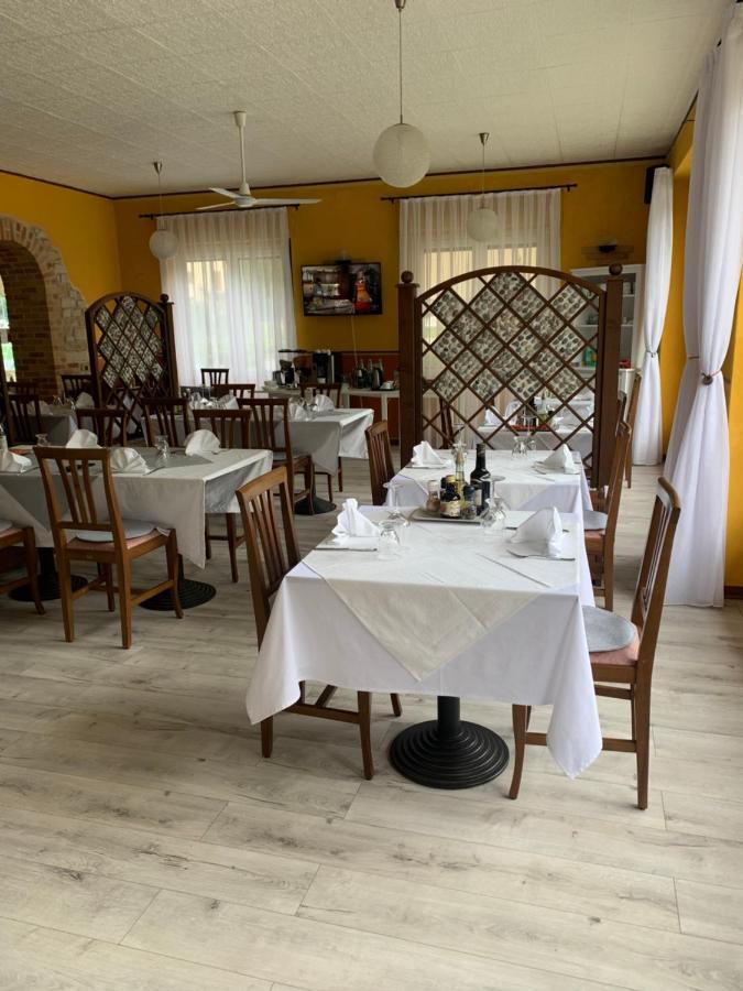 Albergo Al Lago Anfo Bagian luar foto