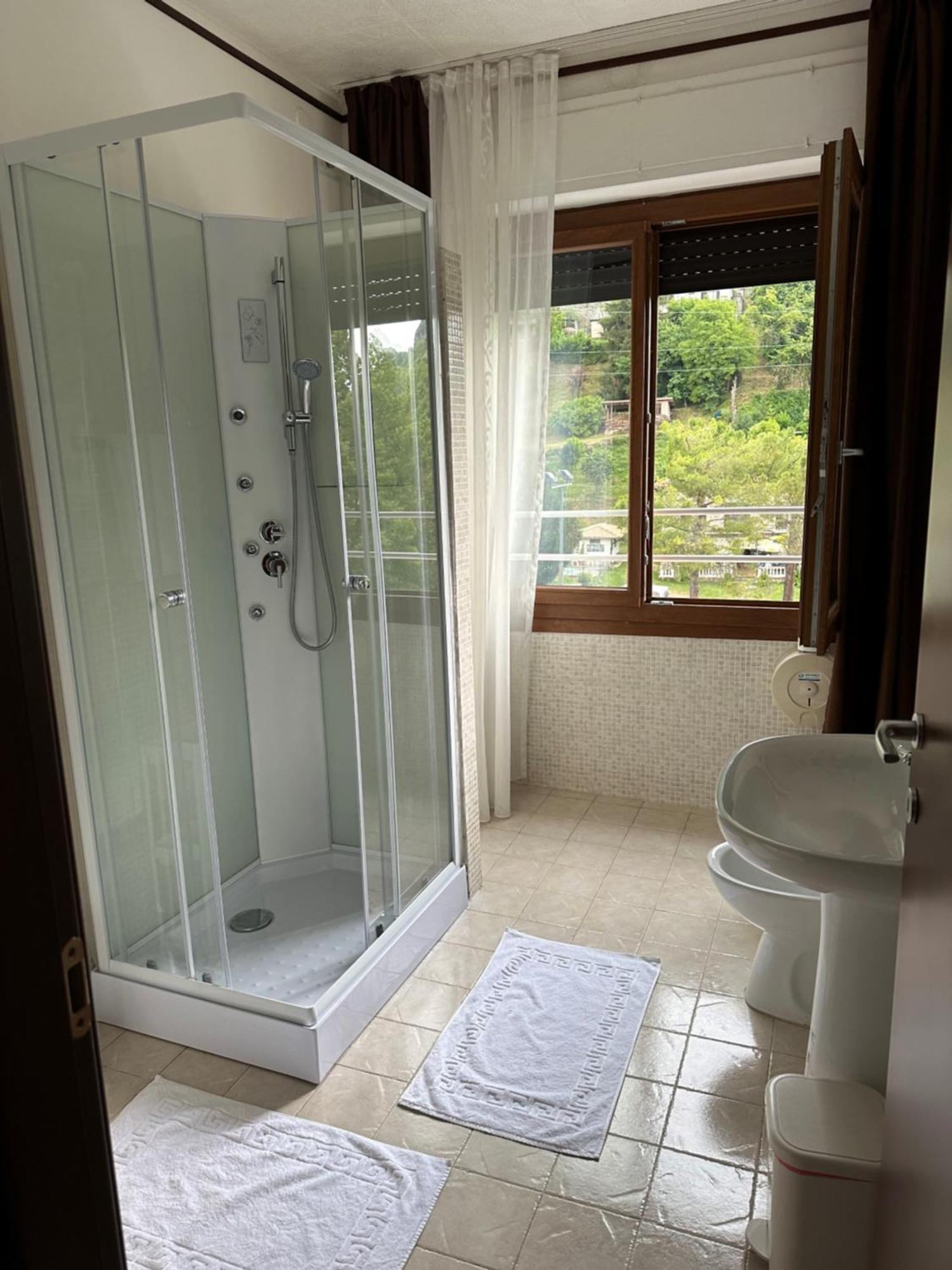 Albergo Al Lago Anfo Bagian luar foto