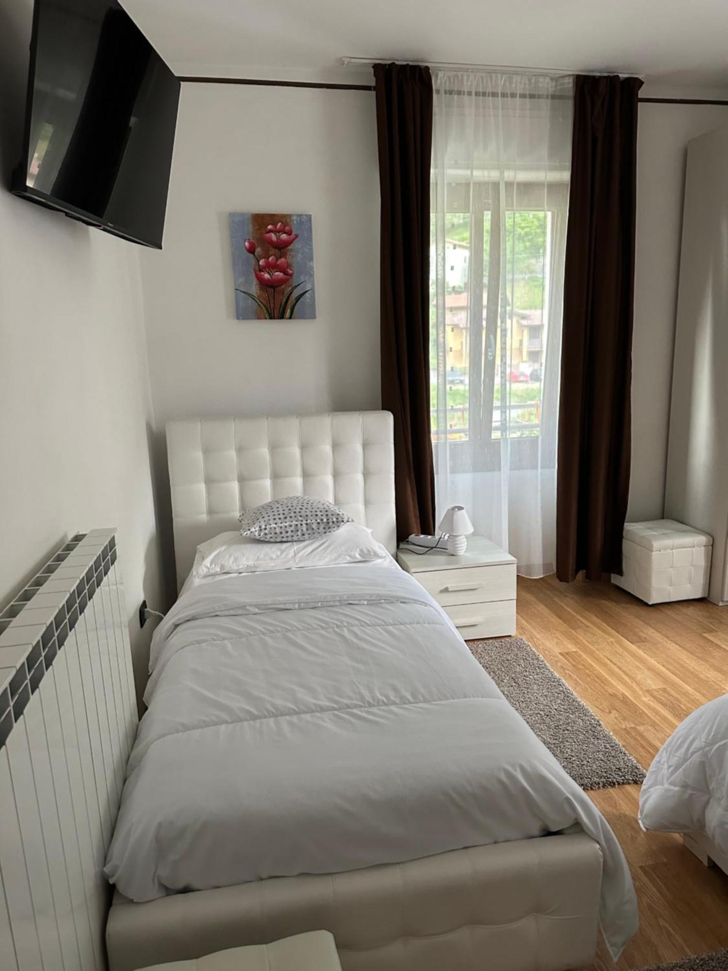 Albergo Al Lago Anfo Bagian luar foto